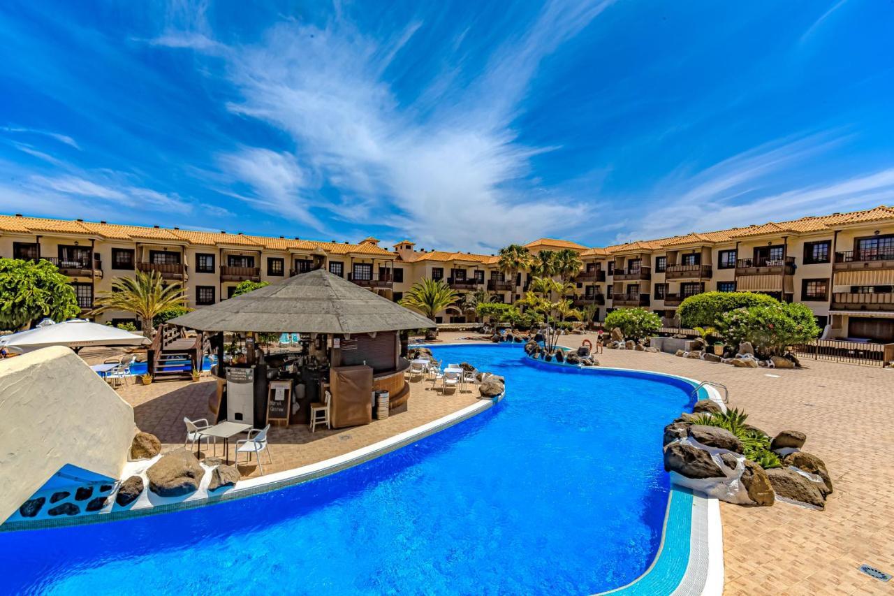 Relax In The Sun At With Ocean View And Pool Apartment *